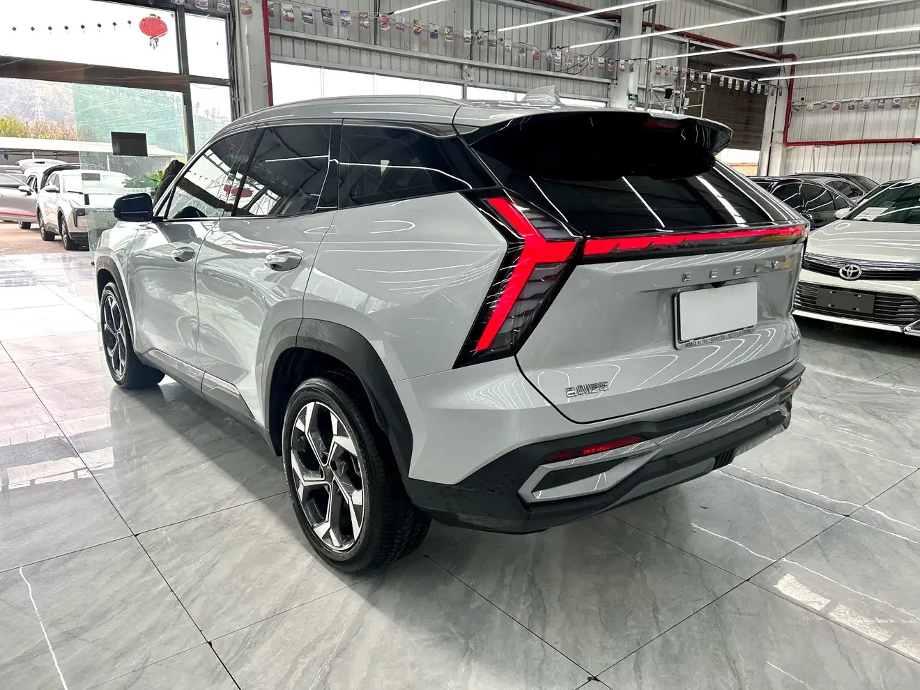 Geely Atlas L