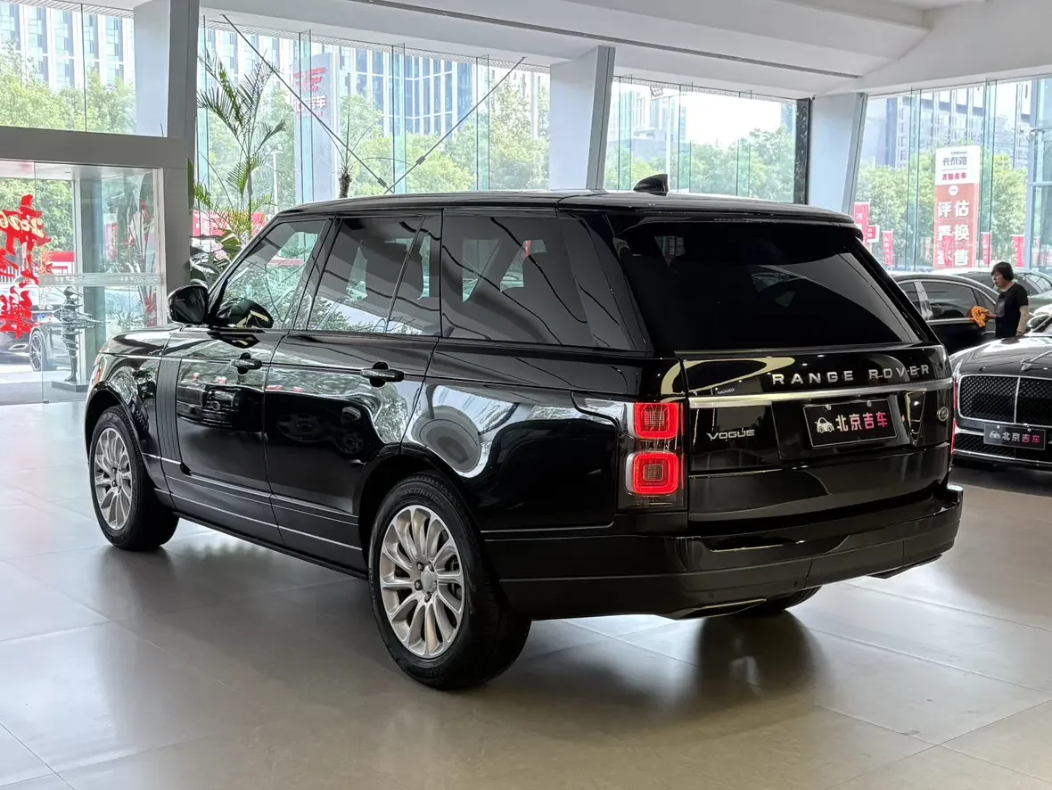 Land Rover range rover