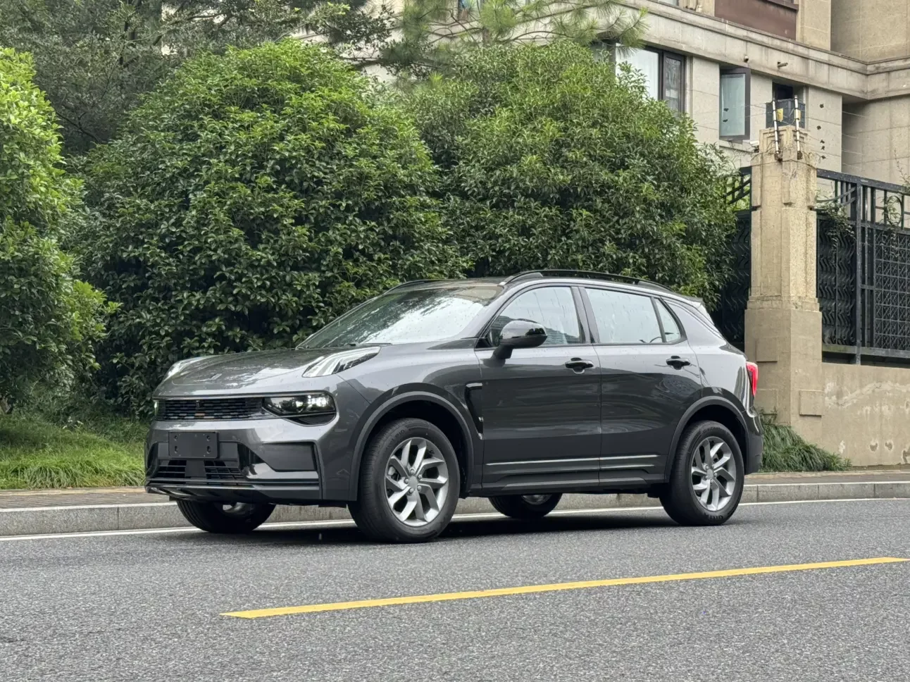Lynk & Co 01