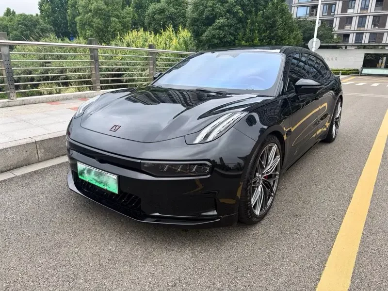 ZEEKR 001