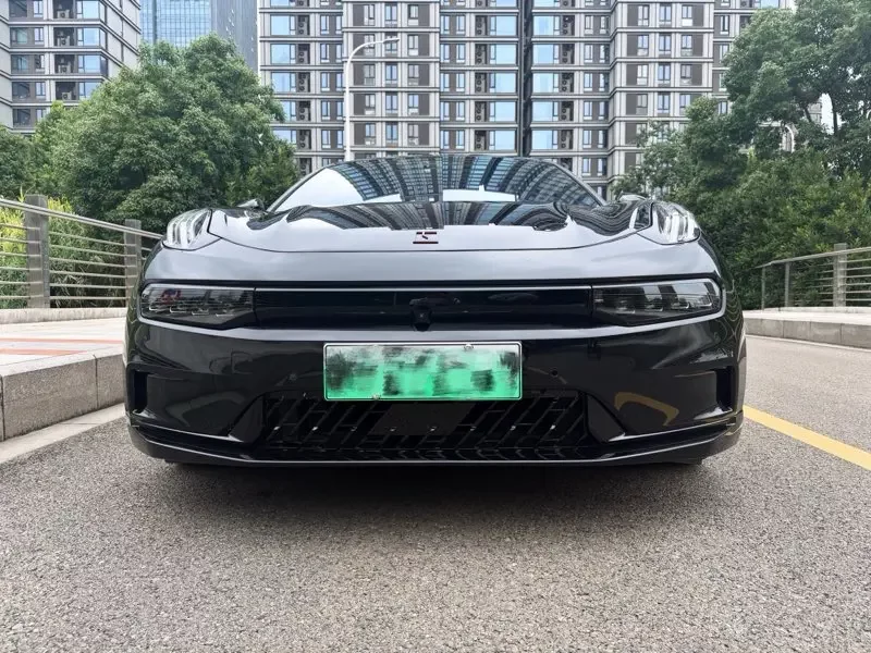ZEEKR 001