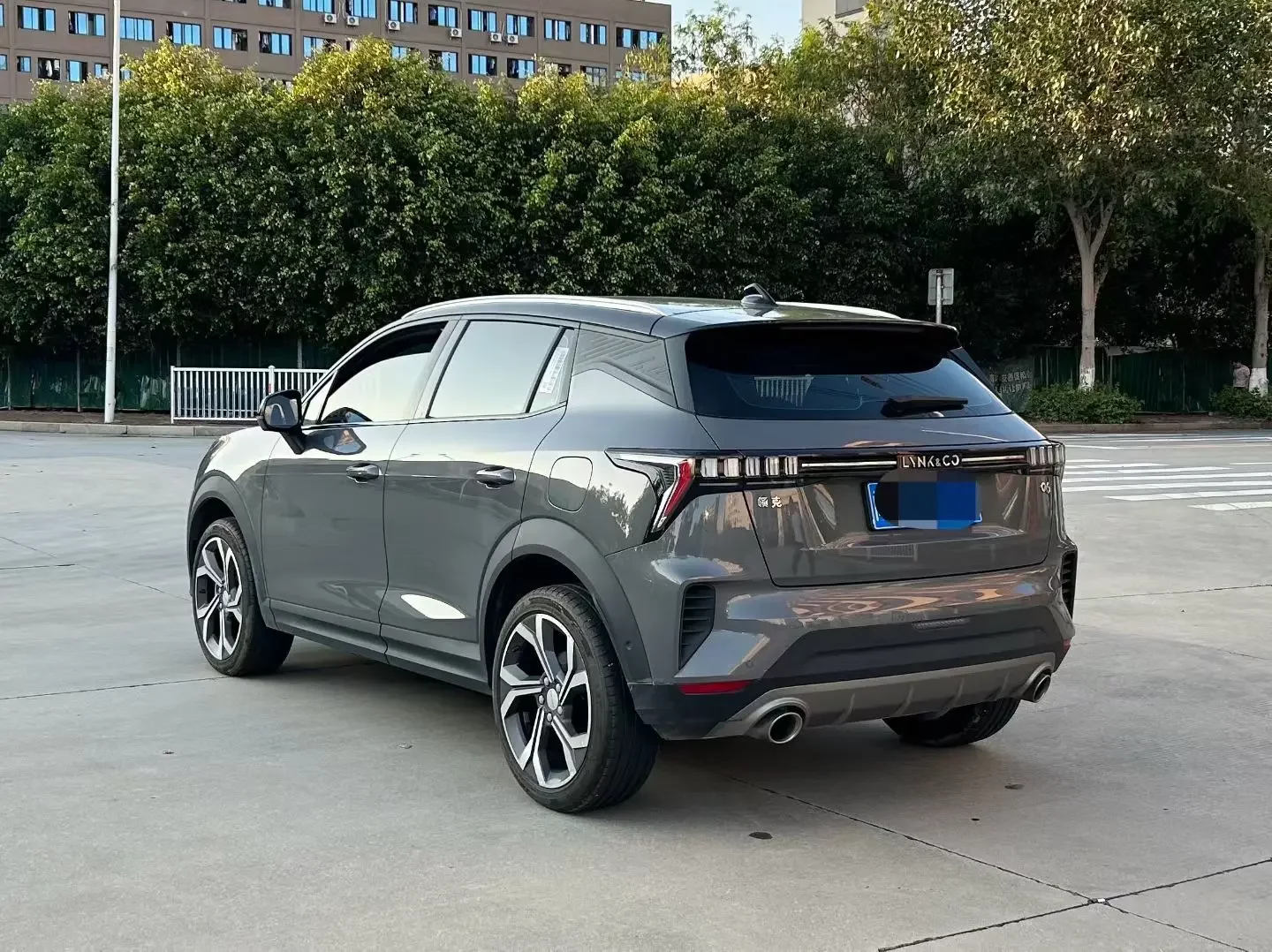 Lynk & Co 06