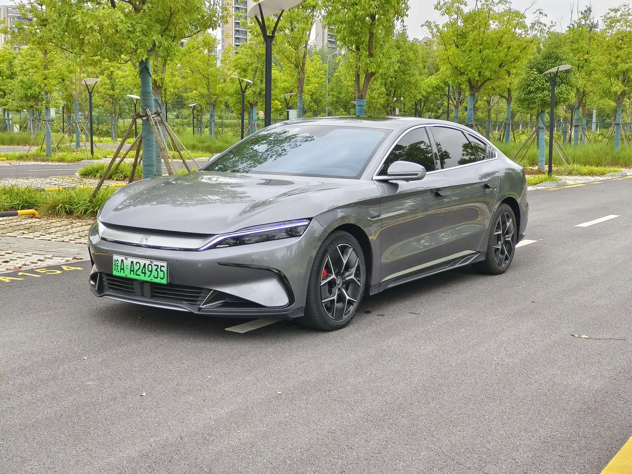 BYD Han EV