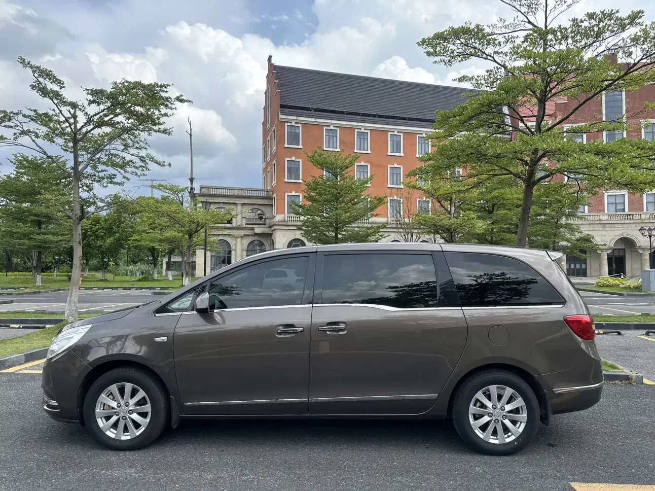 Buick GL8
