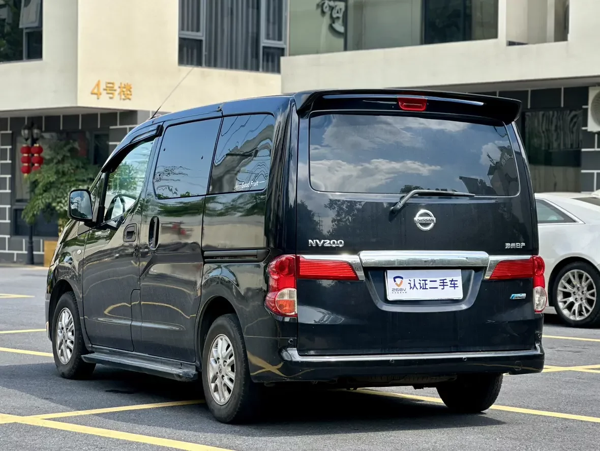 Nissan NV200
