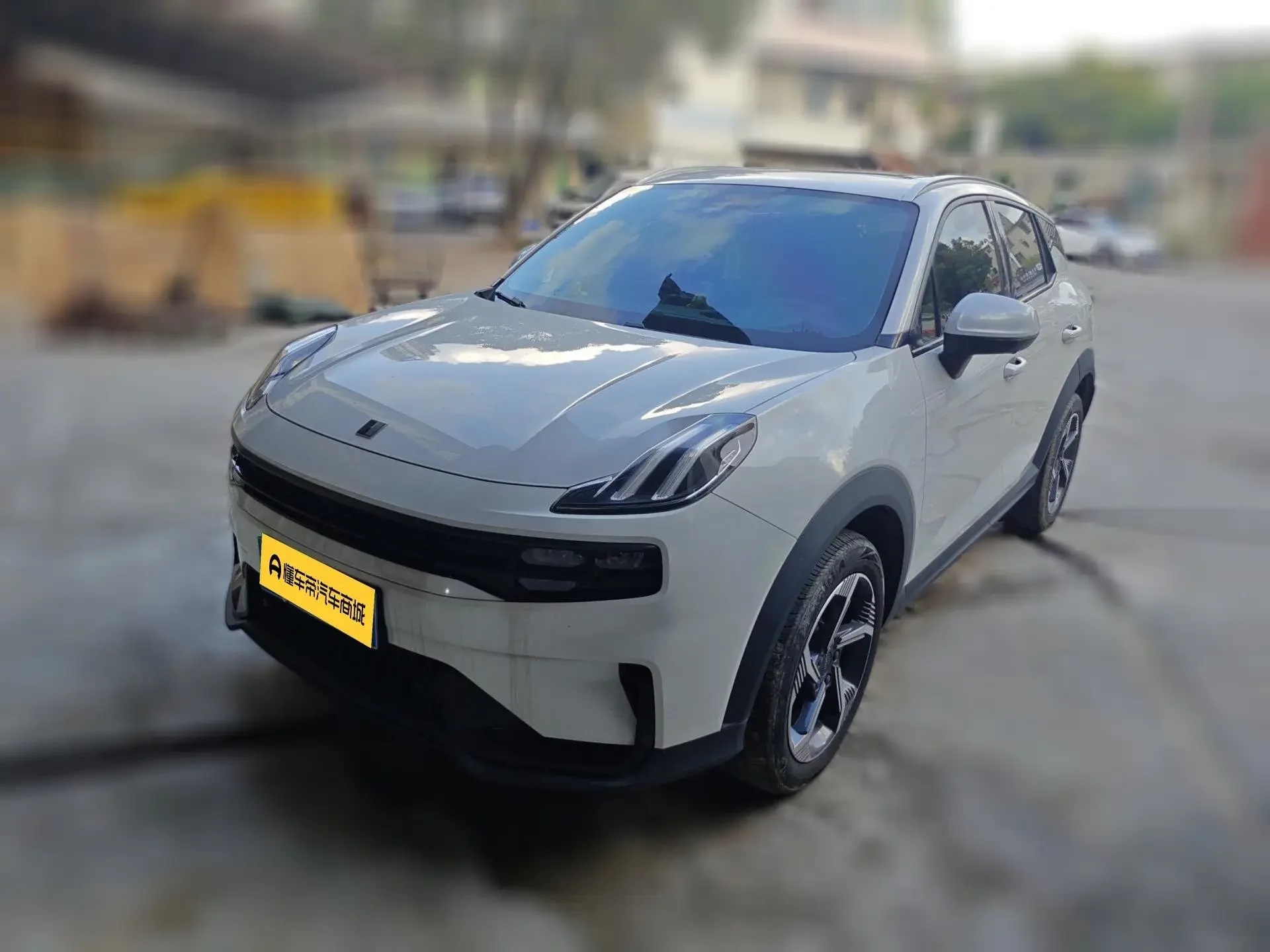 Lynk & Co 06