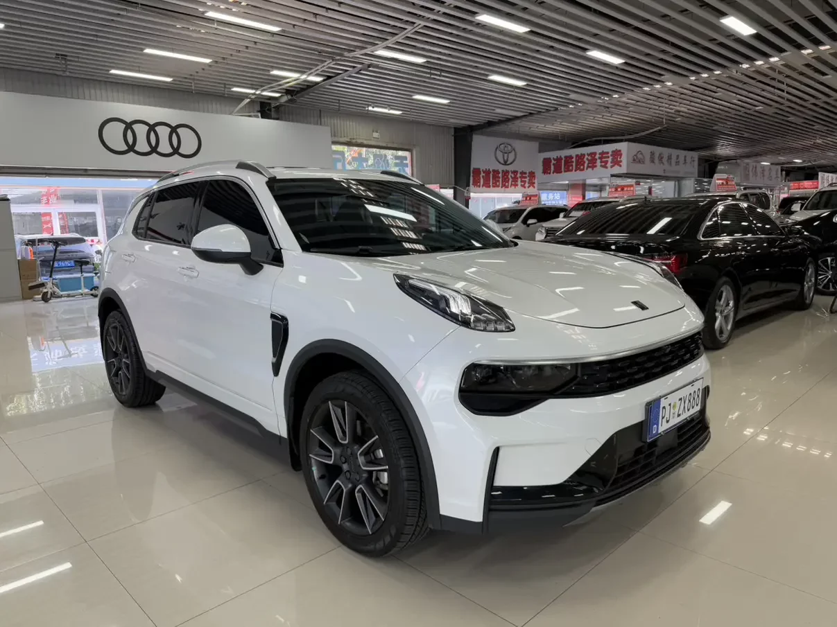 Lynk & Co 01