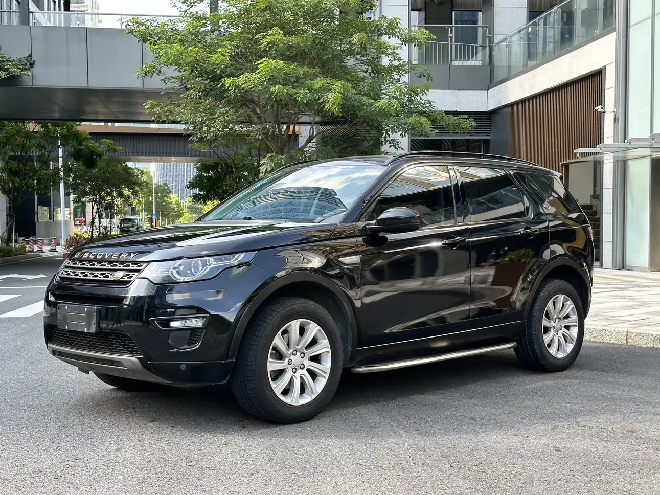 Land Rover Discover the magic