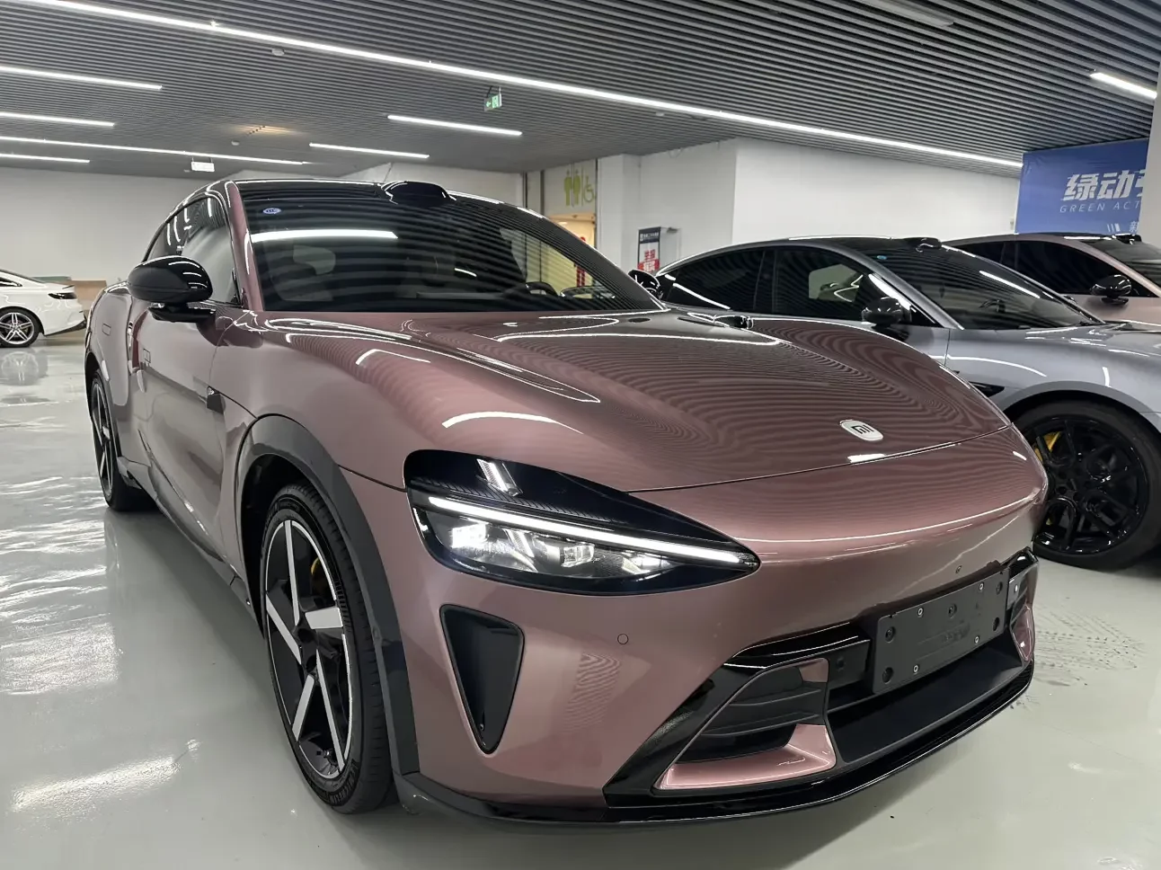 Xiaomi car Xiaomi YU7  из Китая
