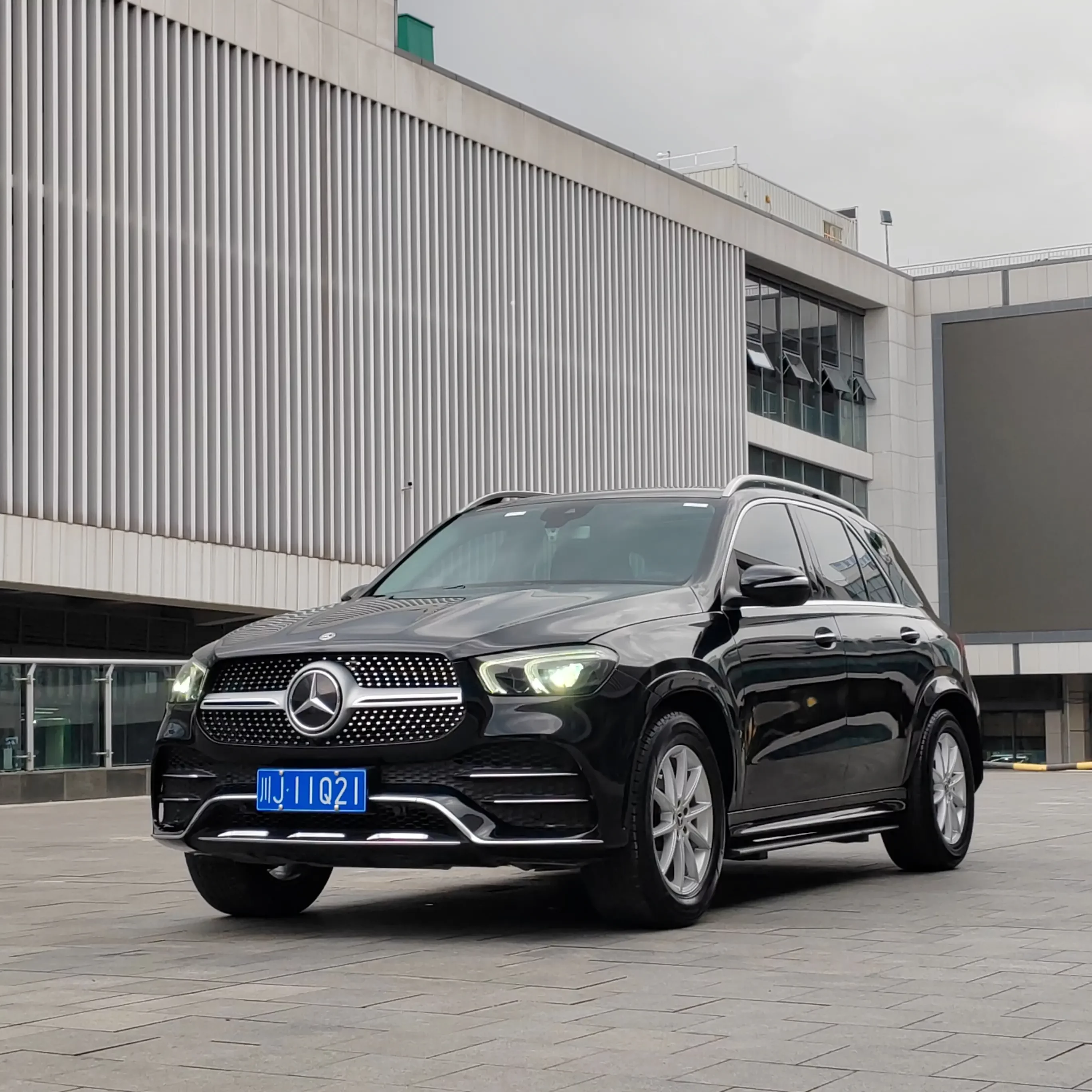 Mercedes-Benz GLE (Imported)