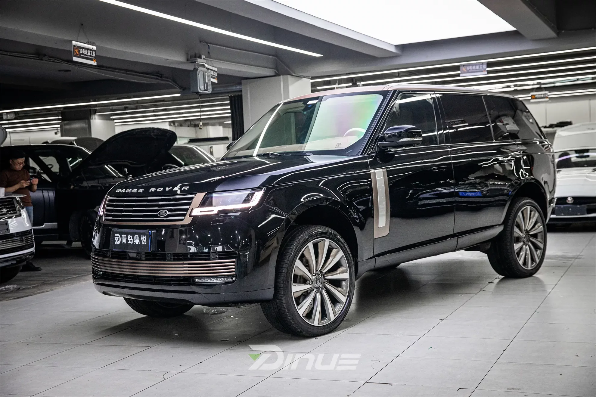 Land Rover range rover