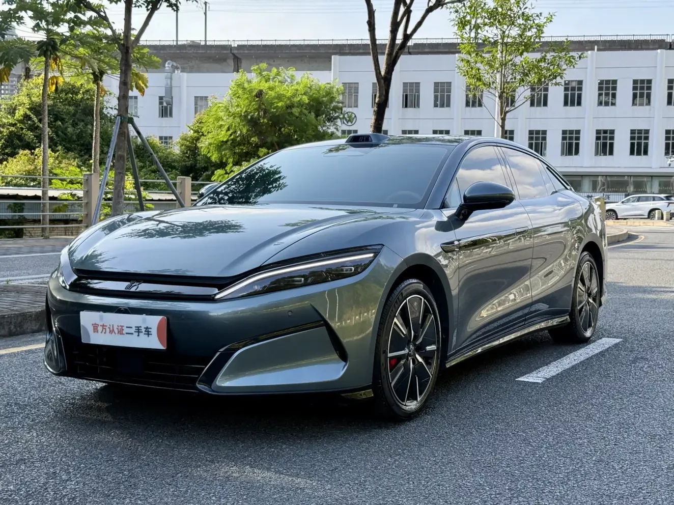 BYD Han L EV