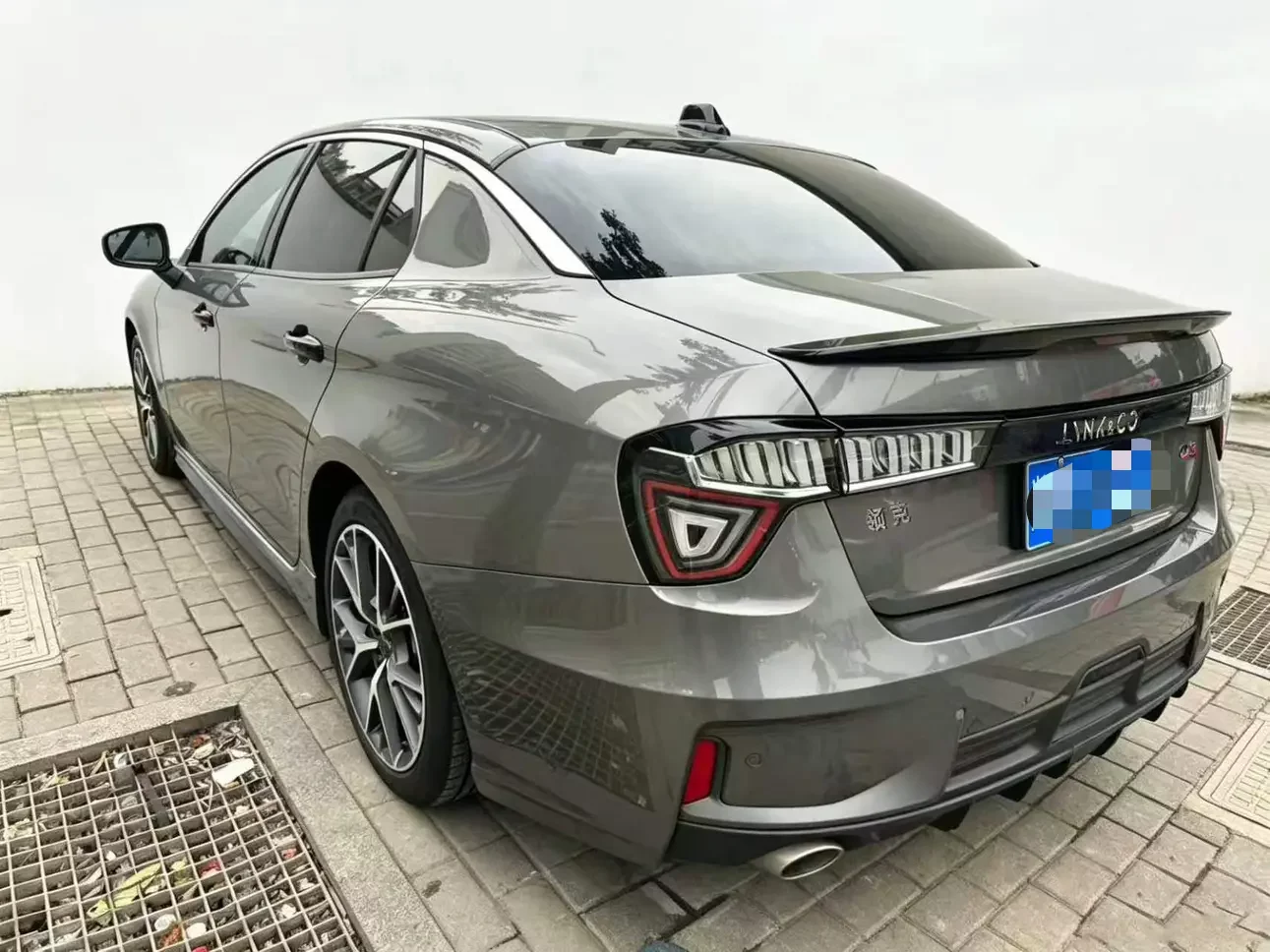 Lynk & Co 03