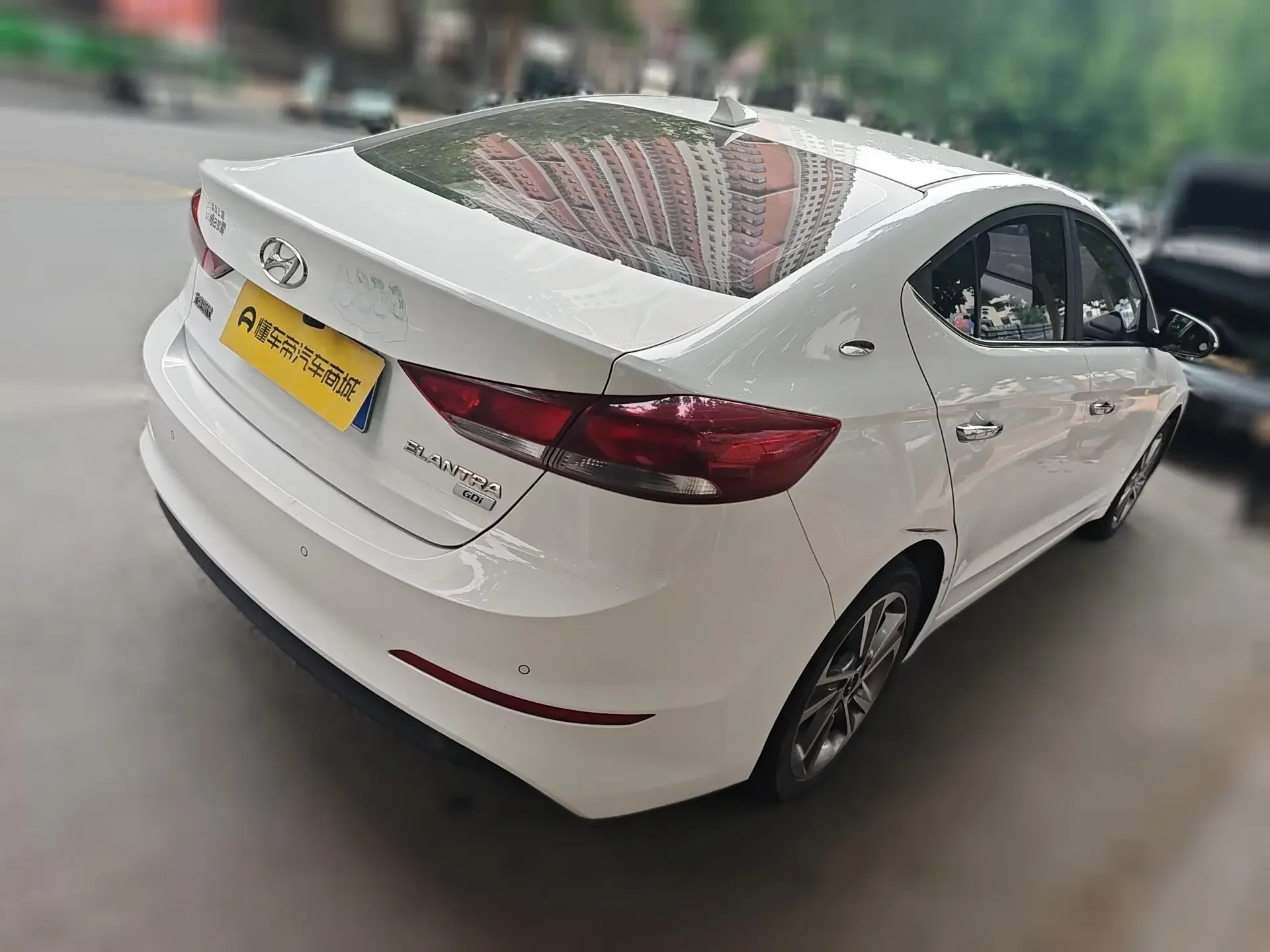 Hyundai lead