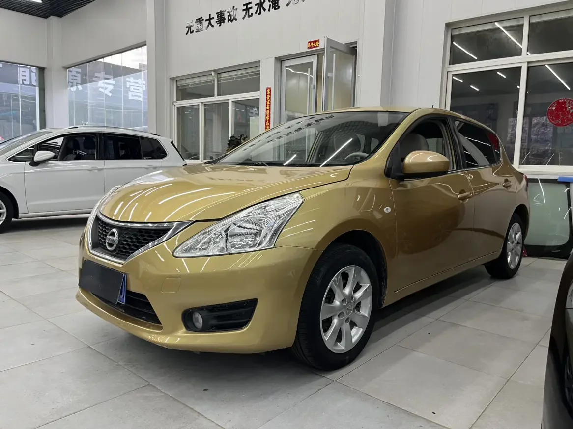 Nissan Tiida  из Китая