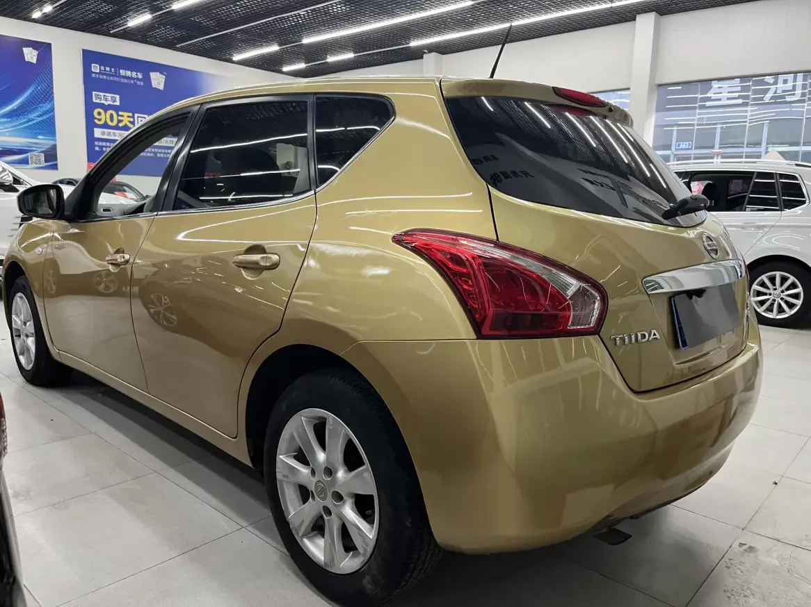 Nissan Tiida