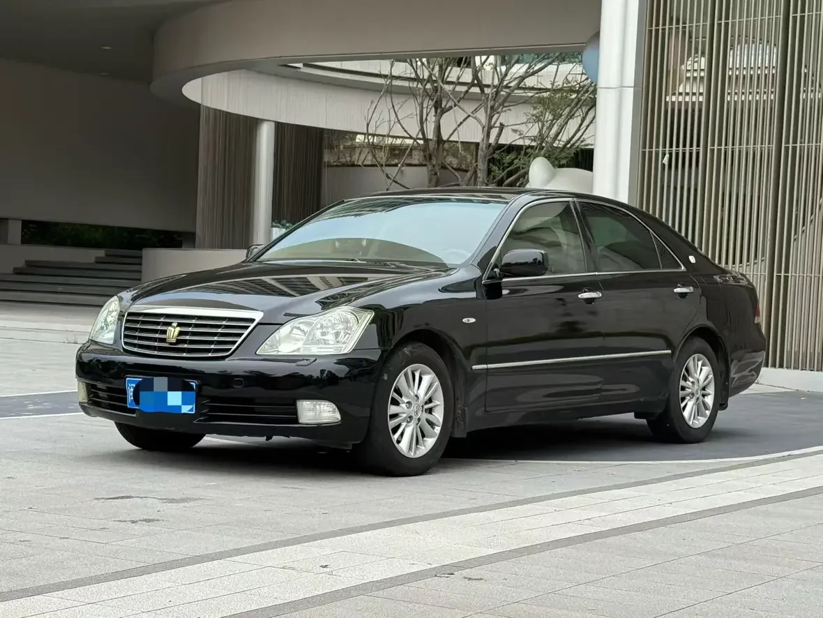 Toyota crown  из Китая
