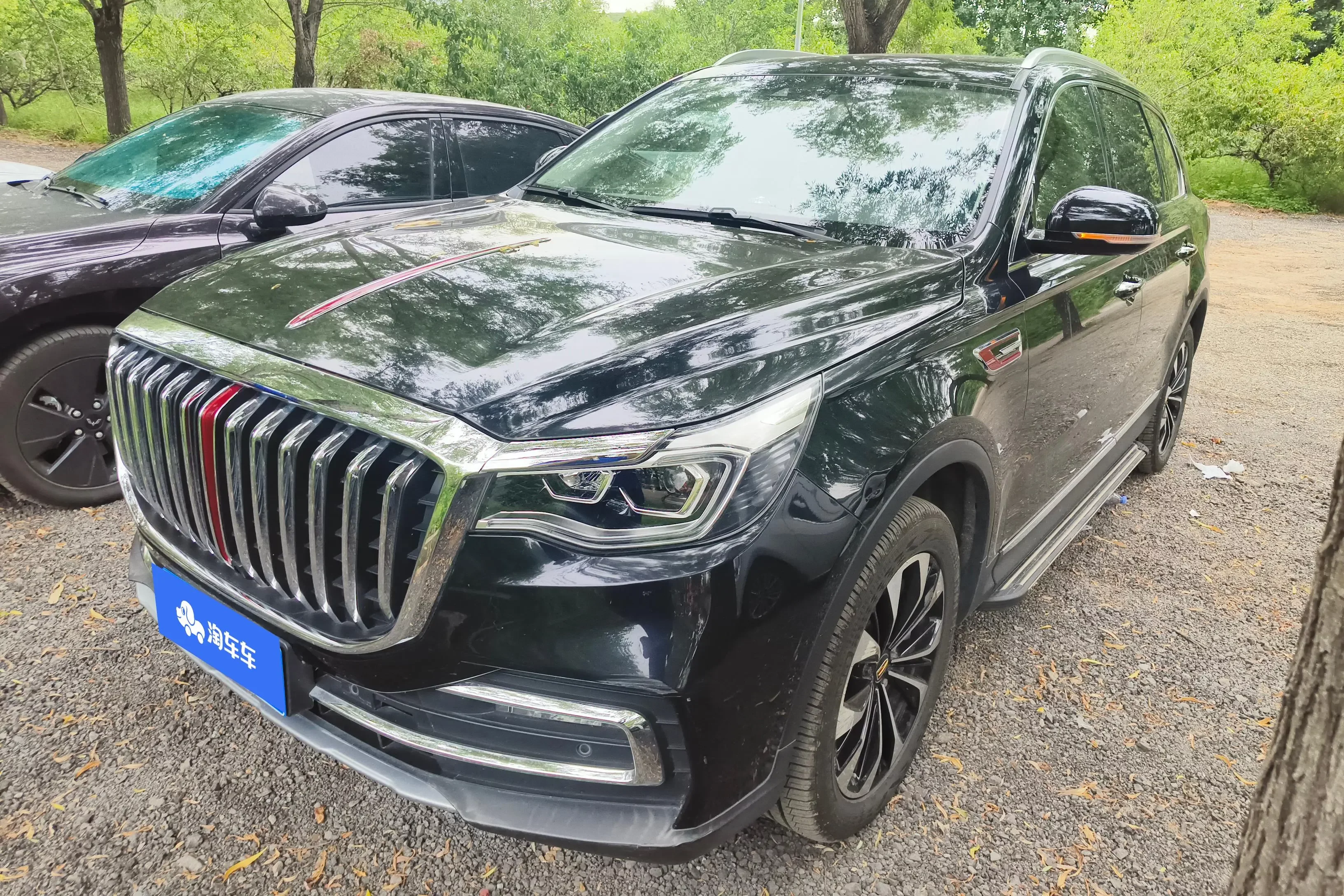 Hongqi HS7