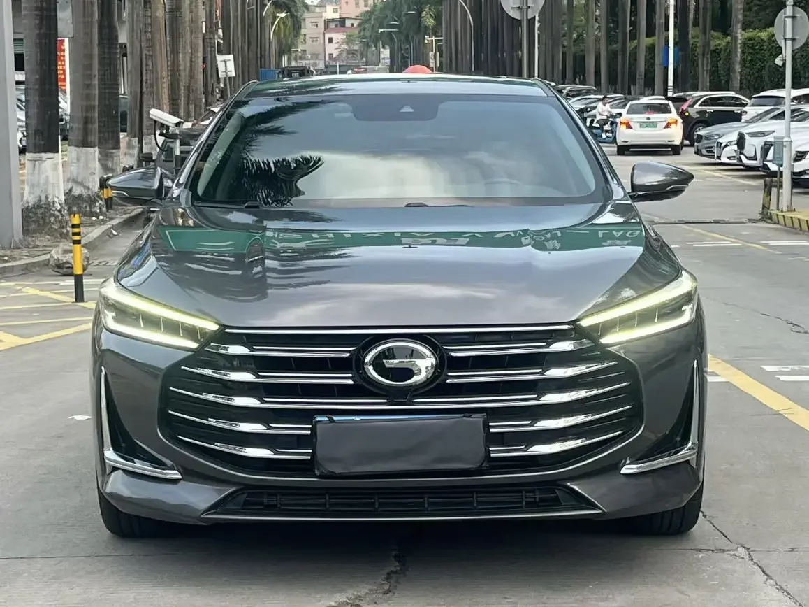 GAC Trumpchi GA8