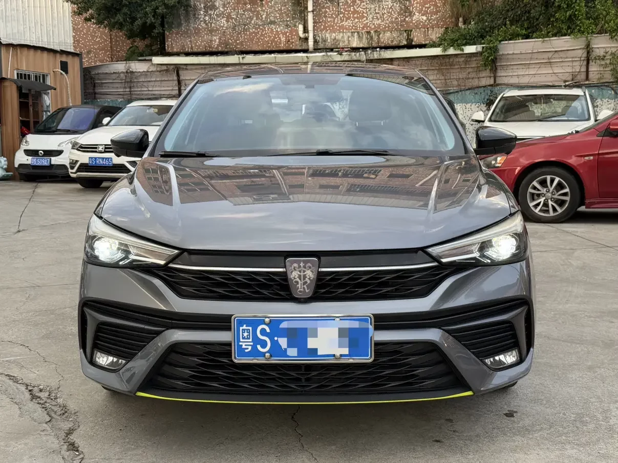 Roewe i5