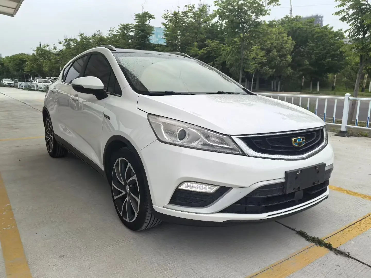 Geely Emgrand GS