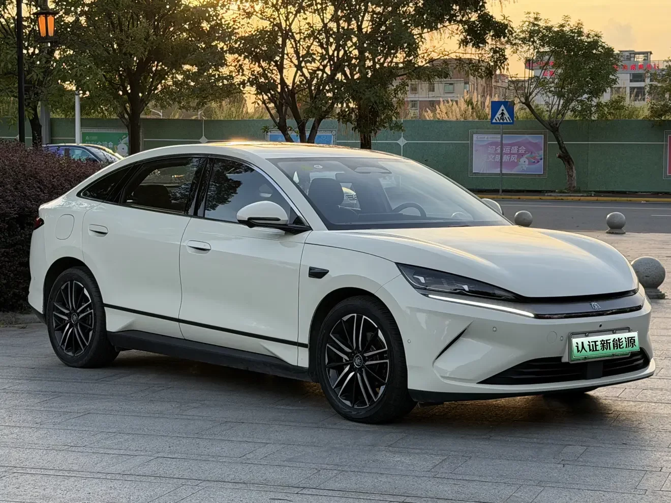 BYD Qin L EV