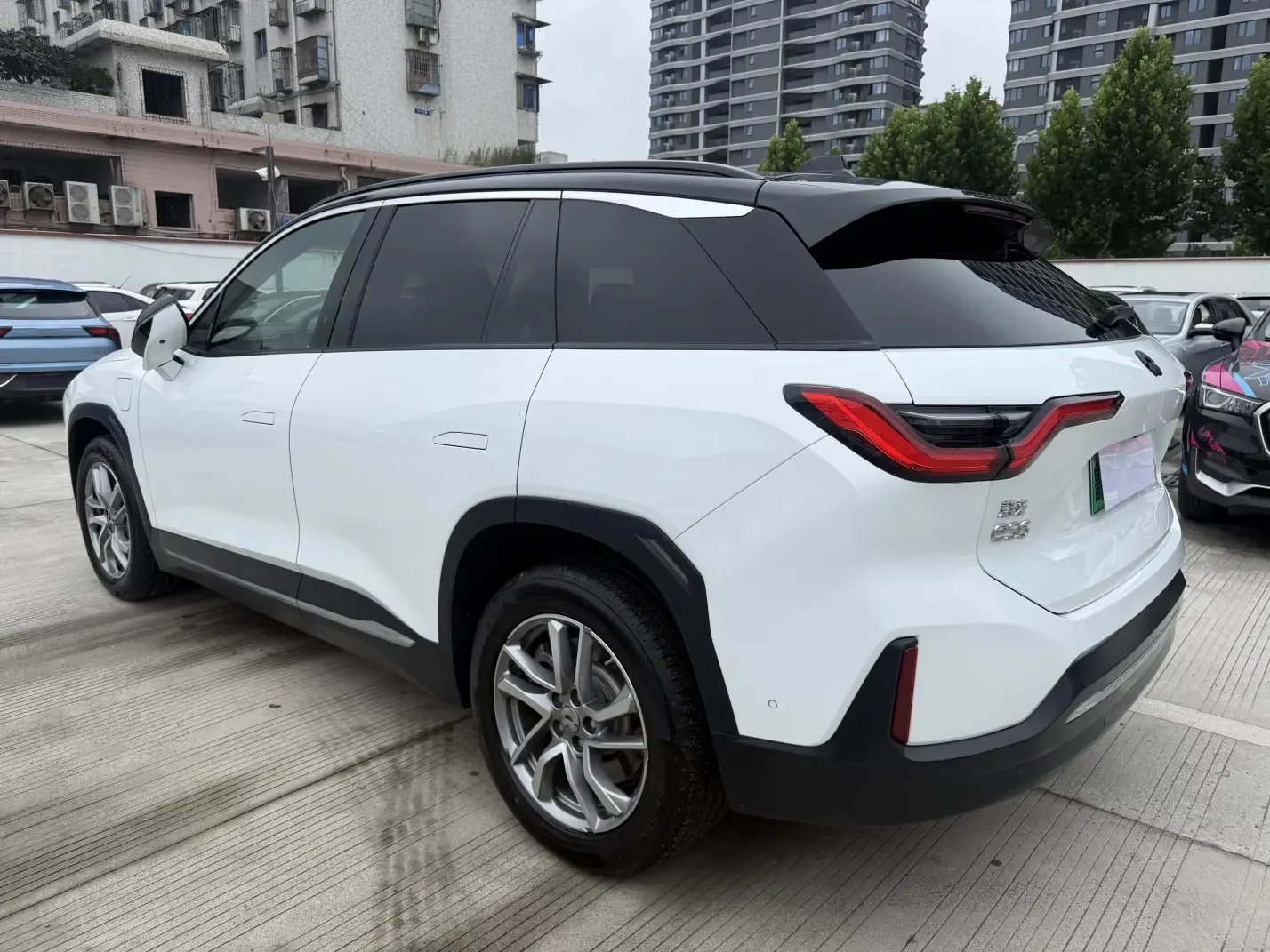 NIO ES6