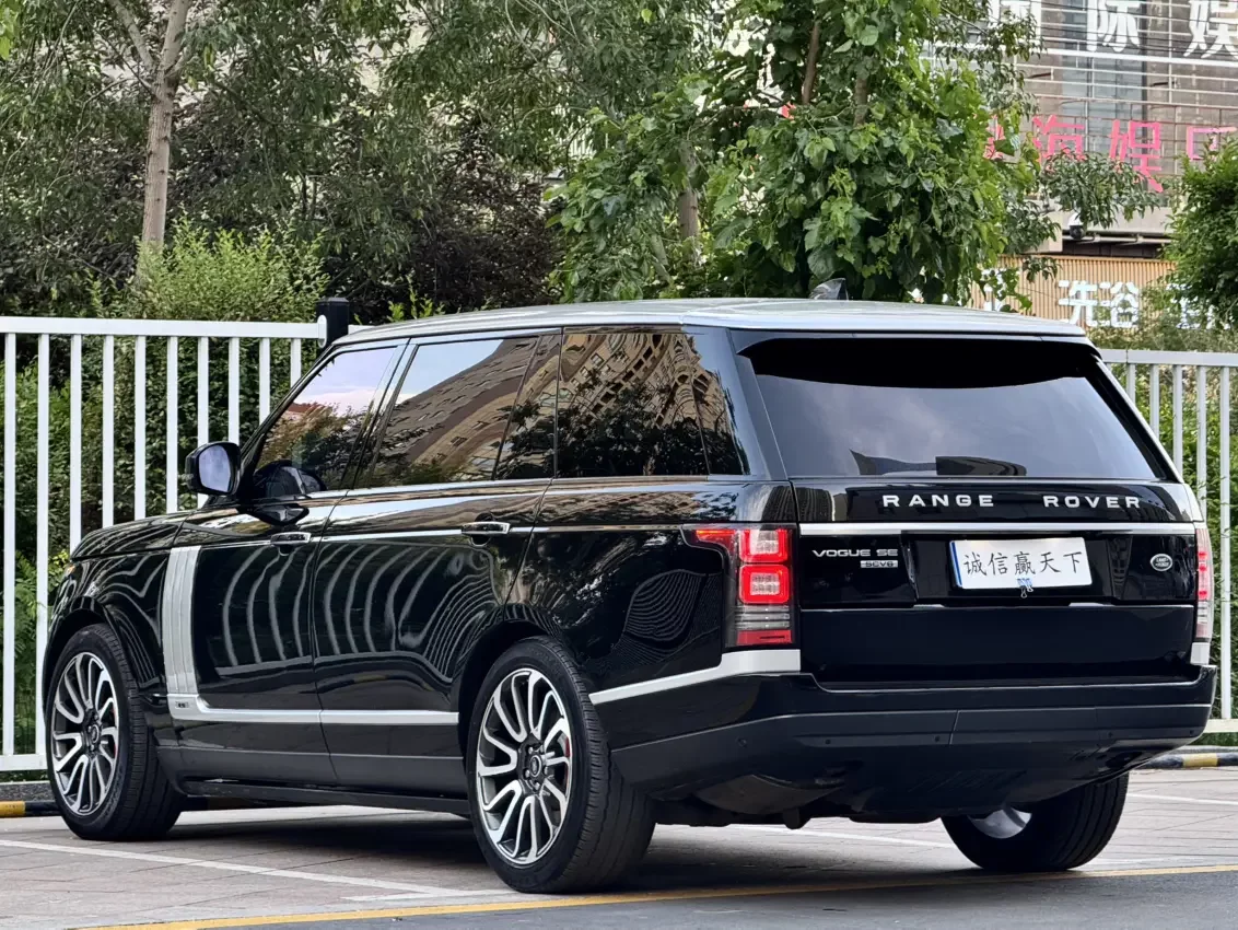 Land Rover range rover