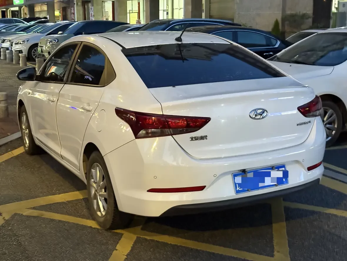 Hyundai Accept