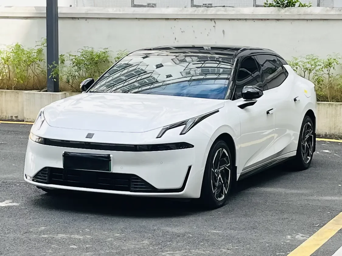 Lynk & Co 07 EM-P