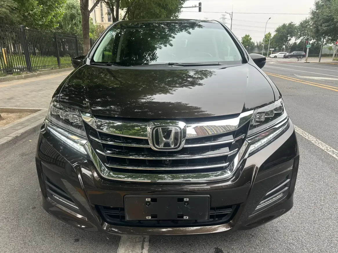 Honda Elysion (Alison)  из Китая