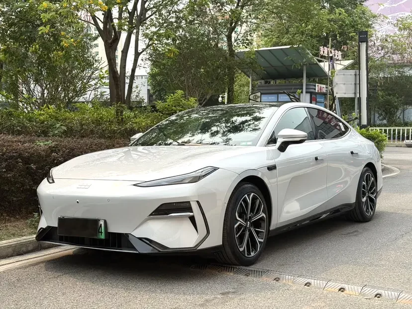 Geely Galaxy E8  из Китая
