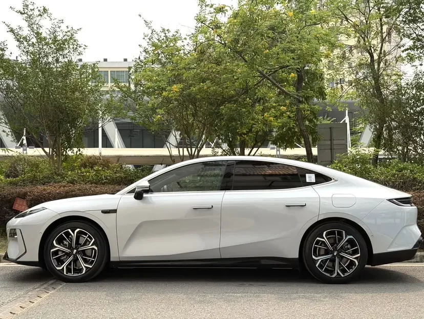 Geely Galaxy E8