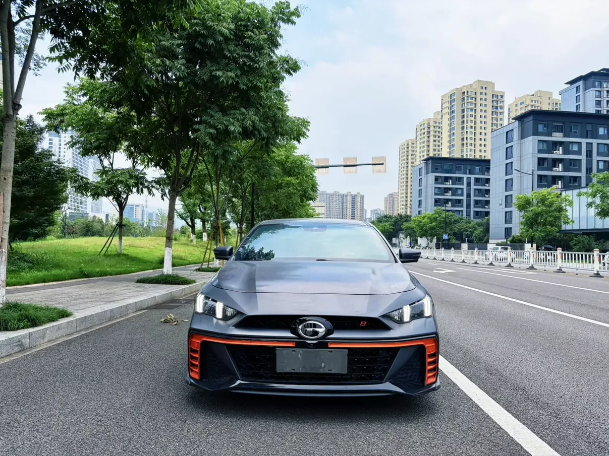 GAC Trumpchi Empow  из Китая