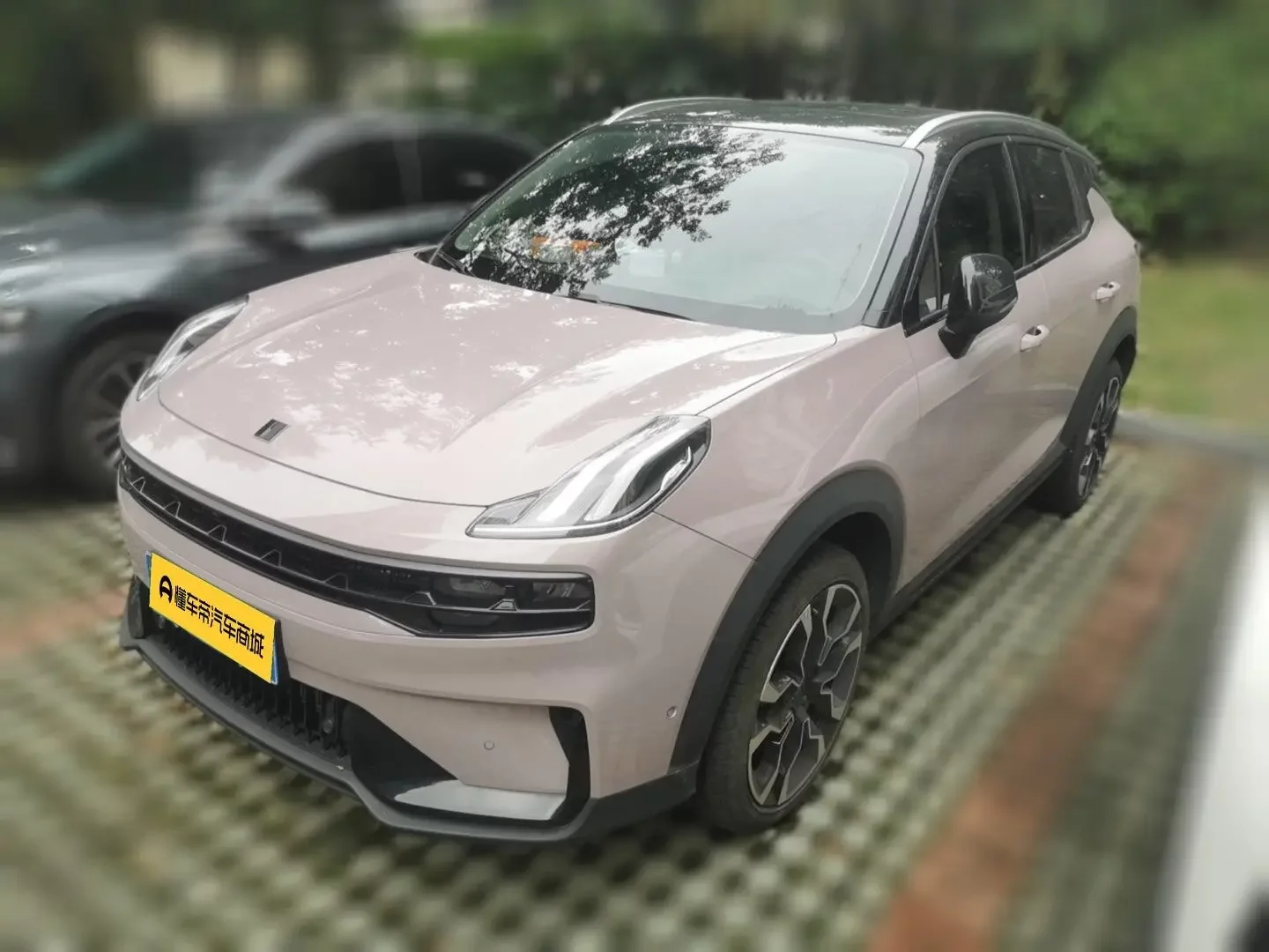 Lynk & Co 06