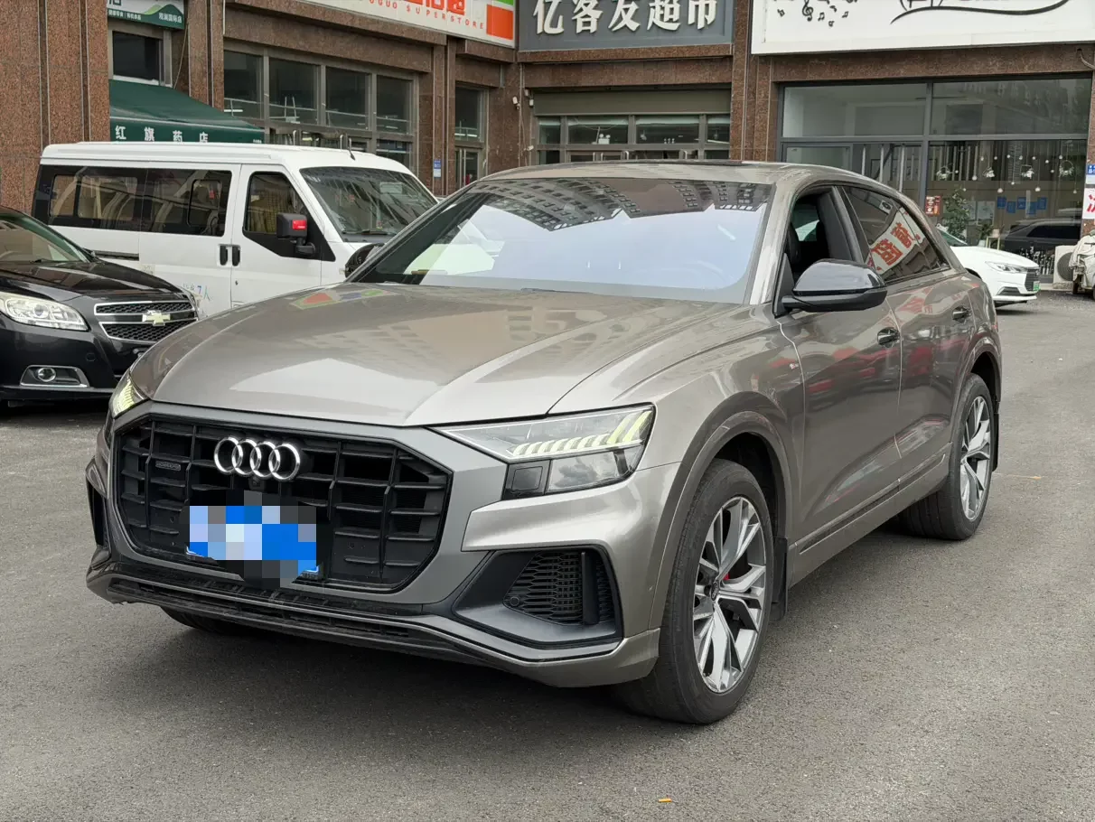 Audi Q8