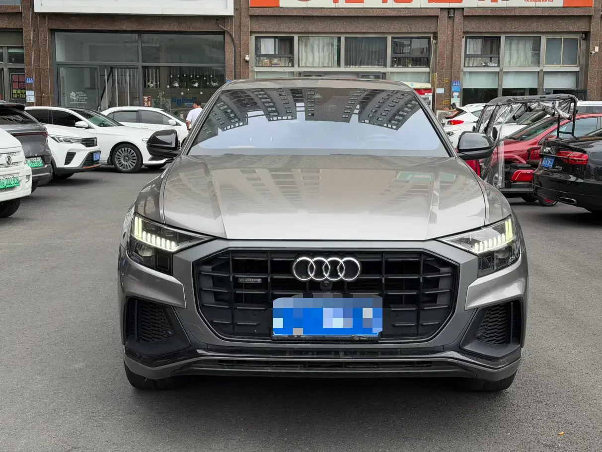 Audi Q8