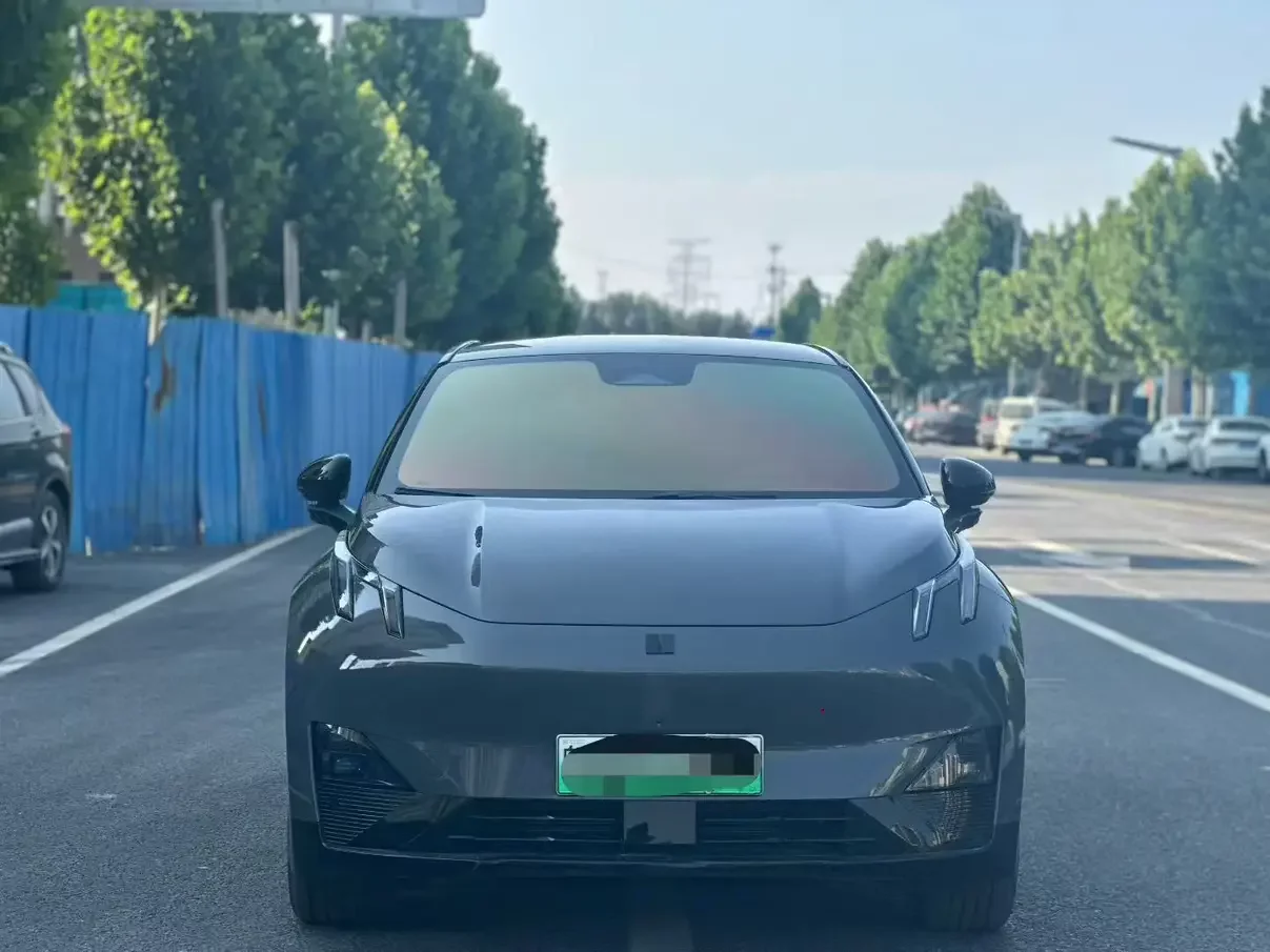 Lynk & Co Z20