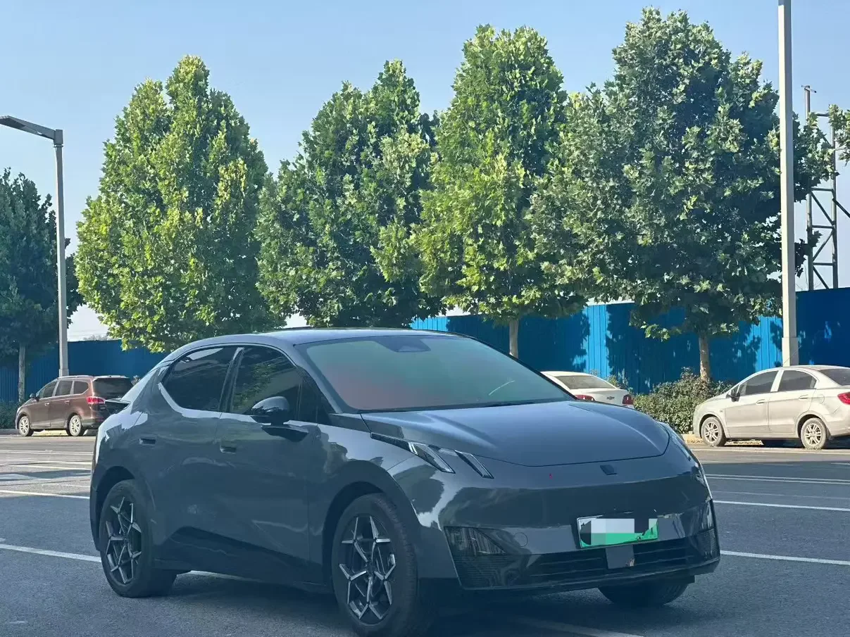Lynk & Co Z20
