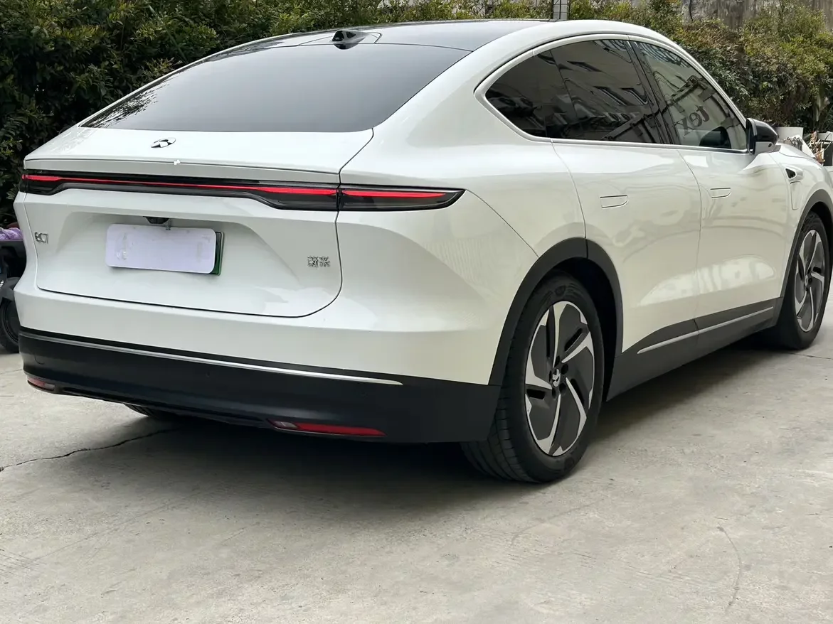 NIO EC7