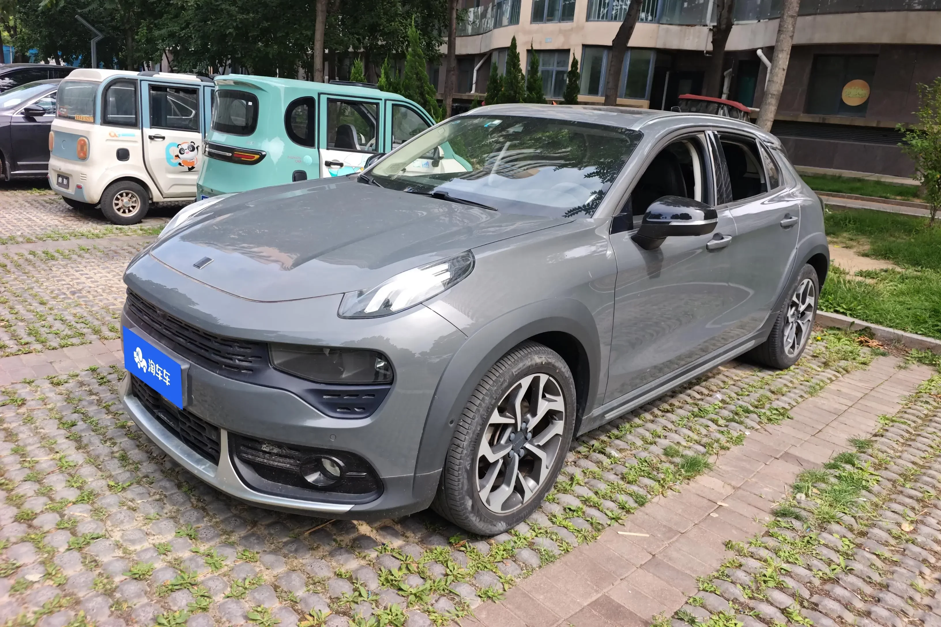 Lynk & Co 02