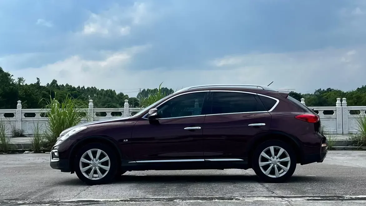 Infiniti QX50