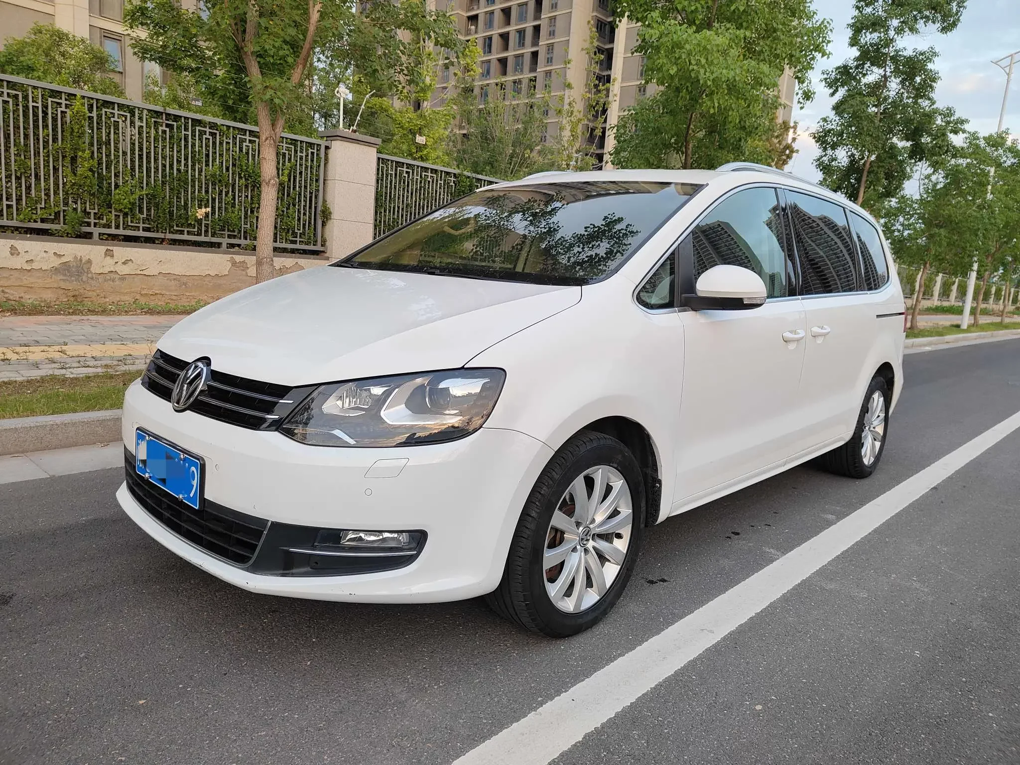Volkswagen Sharon
