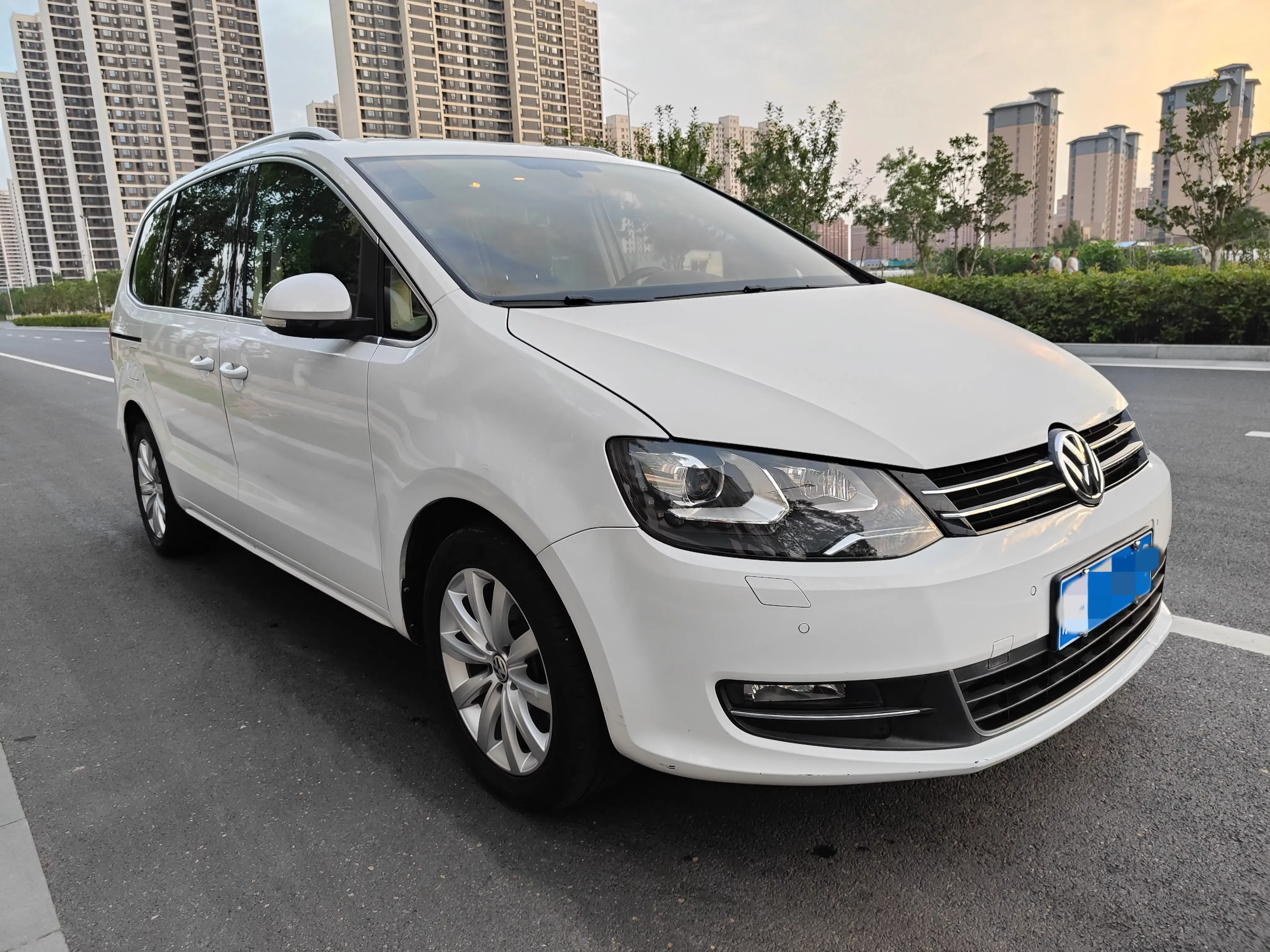 Volkswagen Sharon