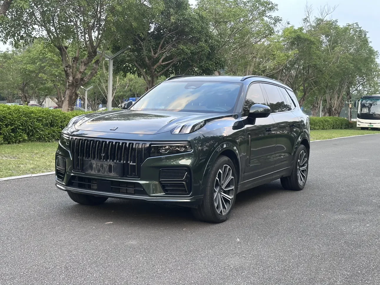 Lynk & Co 09 EM-P