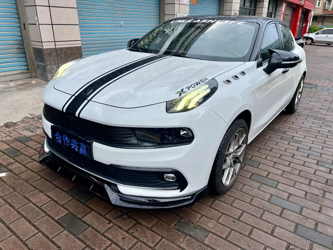 Lynk & Co 03
