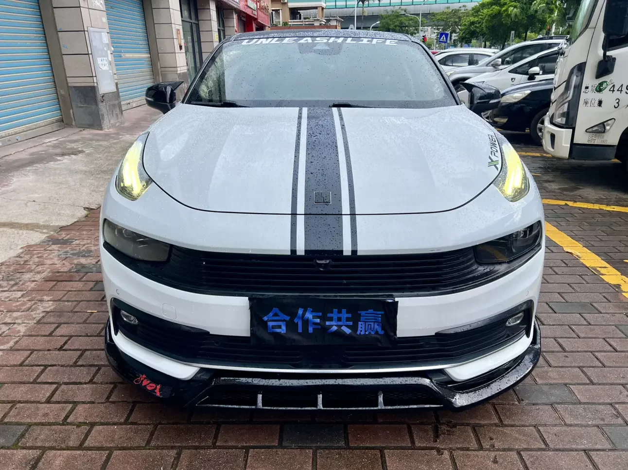 Lynk & Co 03