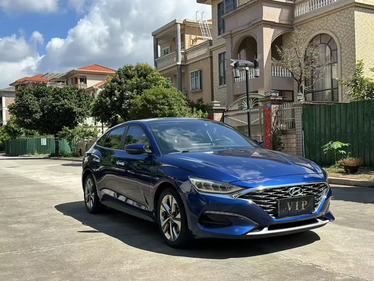 Hyundai Lafesta