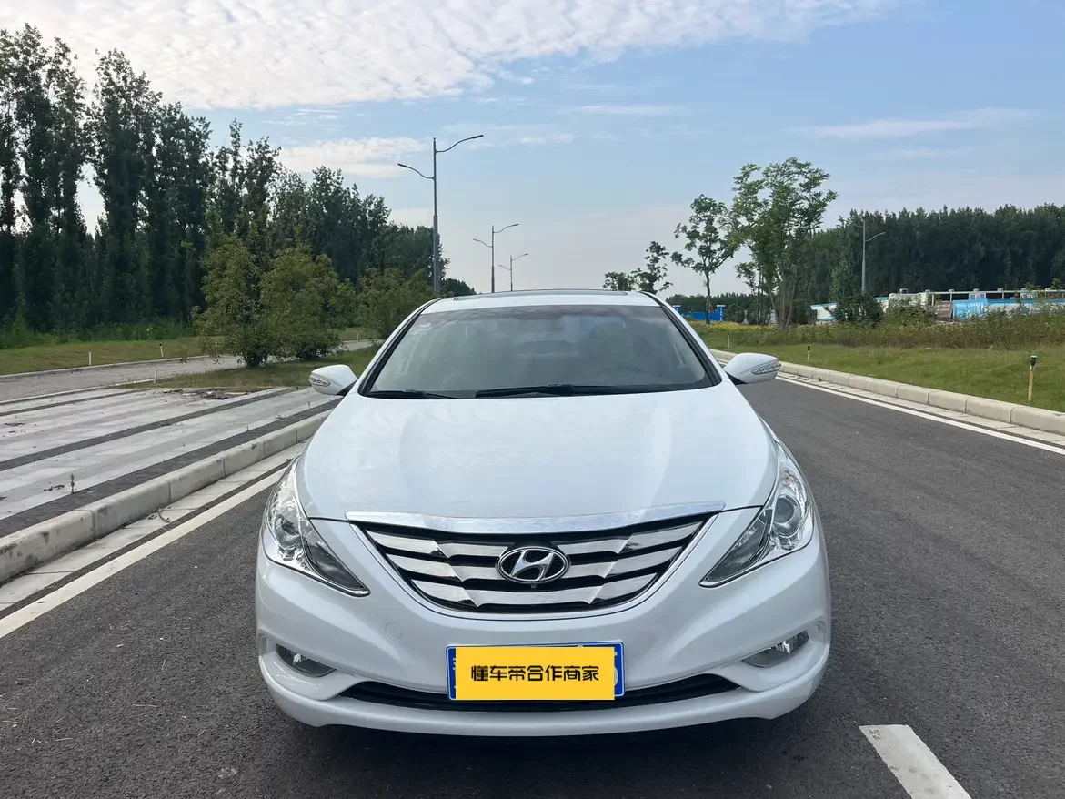 Hyundai sonata eight