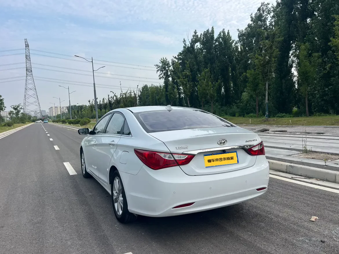 Hyundai sonata eight